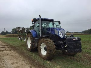 New holland T.7 185