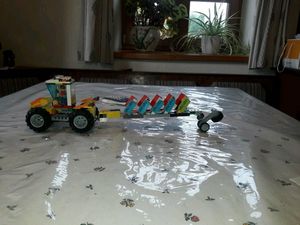 Legotraktor mit Aufsattelpflug