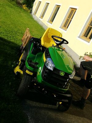 Rasenmäher-Traktor 