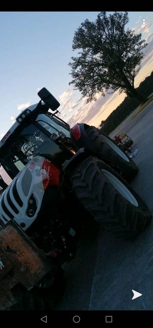 Neuen Traktor einweihen 