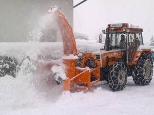 Steyr 8130 im Winterdienst