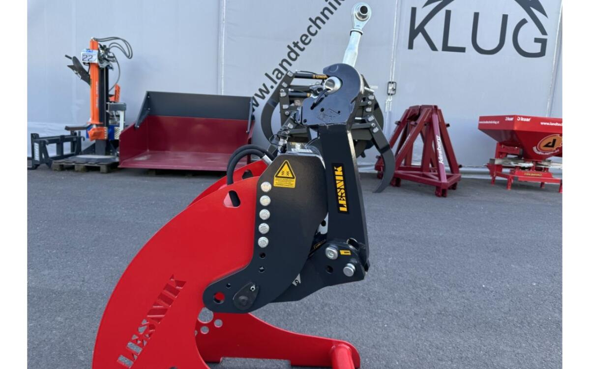 Lesnik Fronthydraulik SHL S17 mit 1,7 t Hubkraft 2