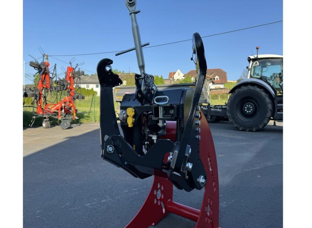 Lesnik Fronthydraulik SHL S25 mit 2,5 t Hubkraft 1