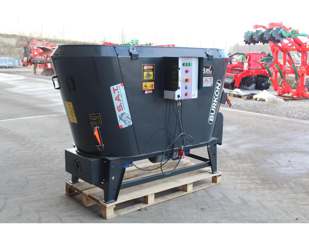 Burkon 1,8 m³ Elektro Doppelschneckenmischer (stationär) 1