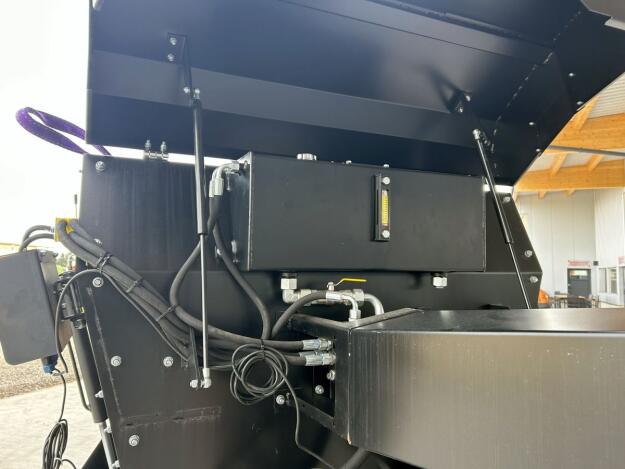 Celikel Rassus H4 Horizontalmischer mit Elektroantrieb, Förderband, Ladeschaufel