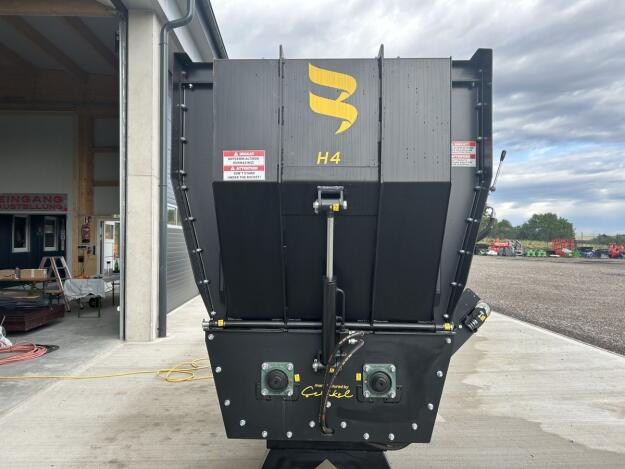 Celikel Rassus H4 Horizontalmischer mit Elektroantrieb, Förderband, Ladeschaufel