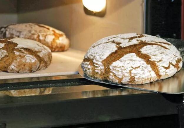TEST IME Schamotte-Brotbackofen VARIO 4 mit zuschaltbarer Luftumwälzung